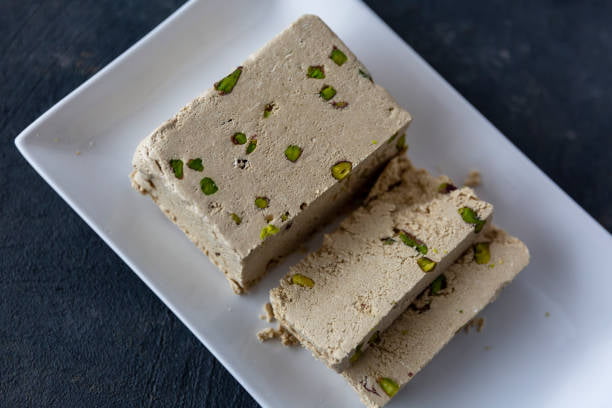 حلوا ارده شکلاتی دلچسب با ترکیب طعم تلخ و شیرین